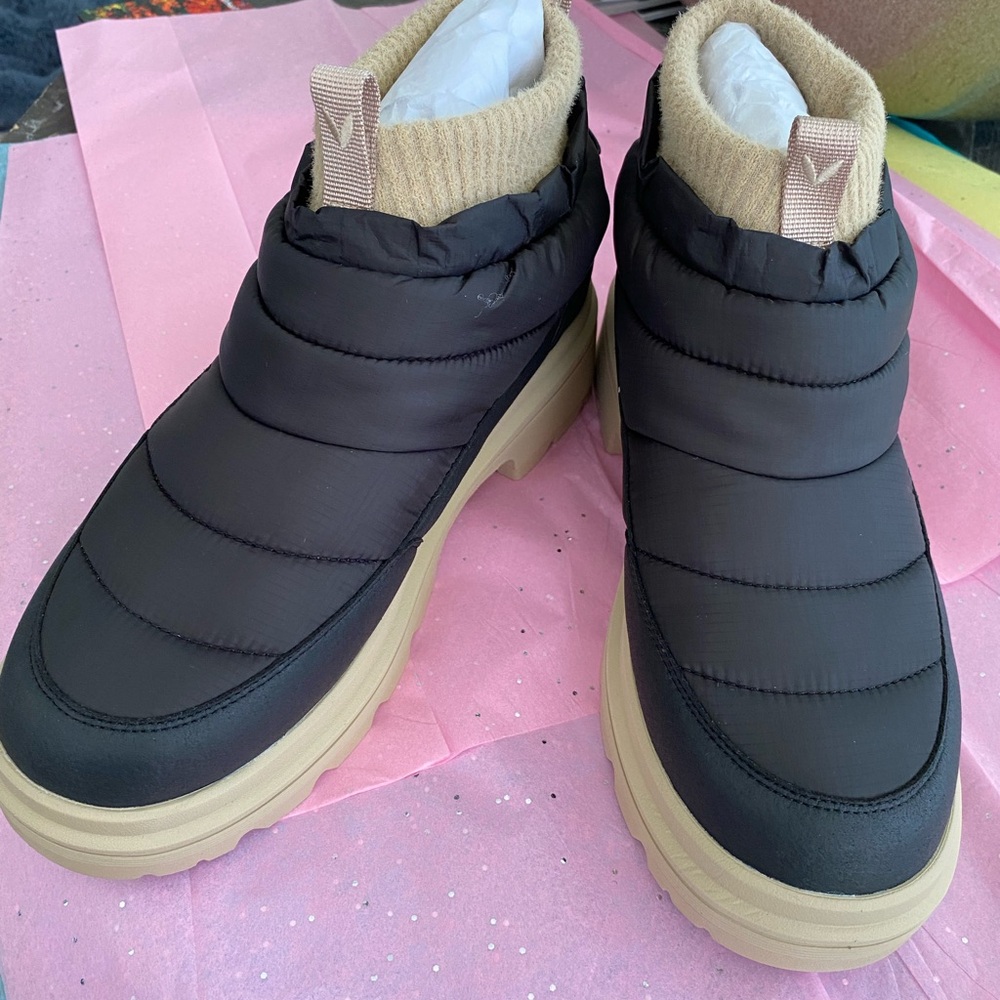 Black Quilted Slip-On Ankle Booties, Size 40 Vivaia’s “Tyler” style.